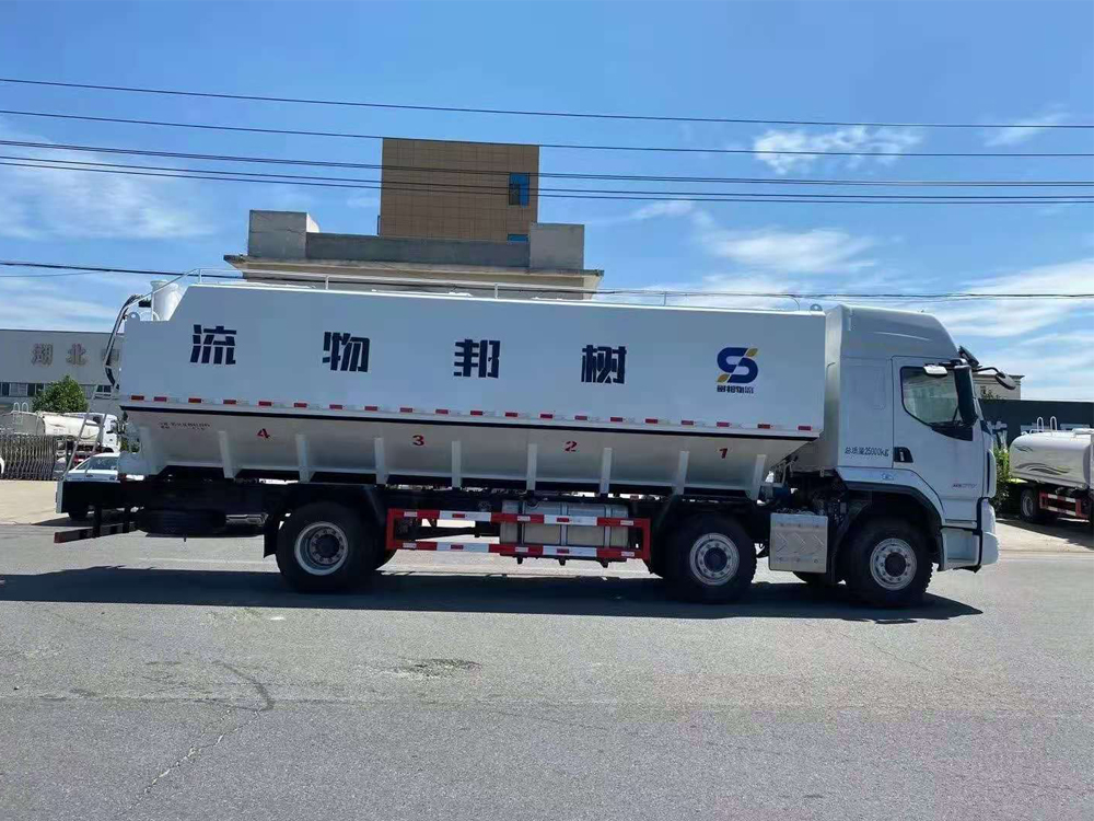 柳汽前四后四34方散装饲料车