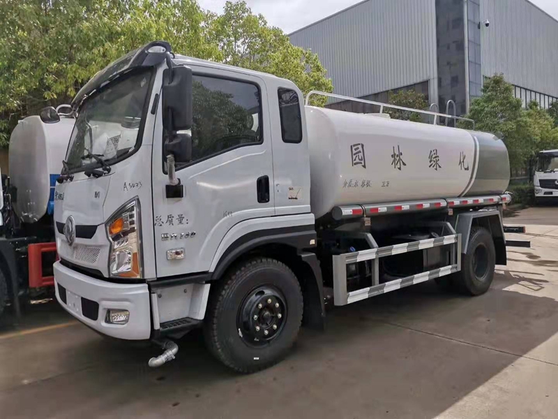 国六东风专底D1L洒水车