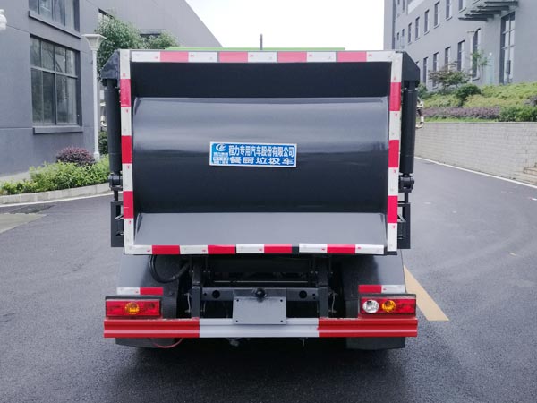 程力威牌CLW5030TCAB6型餐厨垃圾车